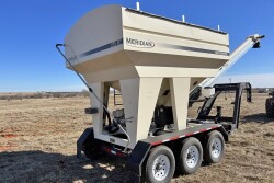 2022 Meridian 375 seed tender 