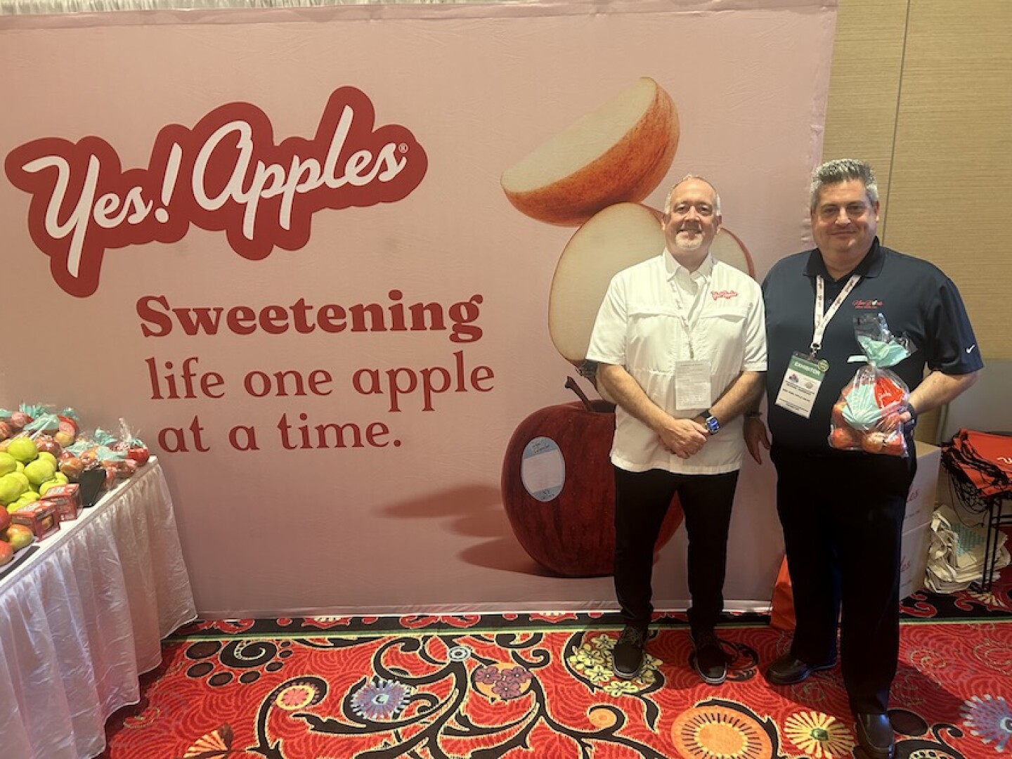 7-Yes!%20Apples%20WEB.jpeg