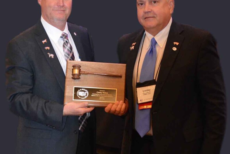 Incoming USMEF Chair Cevin Jones (left) with outgoing Chair Conley Nelson (right). Jones is a cattle feeder from Eden, Idaho.