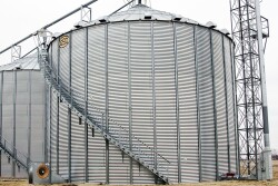 Grain bin with fan photo.jpg