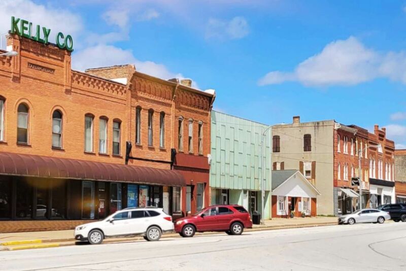 Carthage IL Main Street