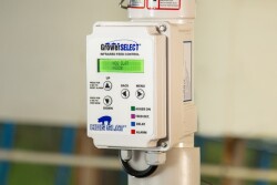 HS820 GROWER SELECT® INFRARED FEED CONTROL