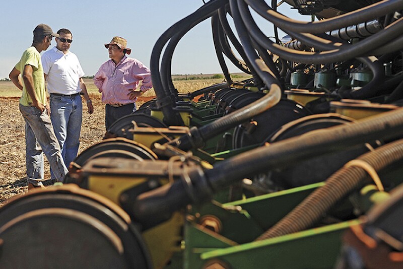 Tractor Chatter Crop 02