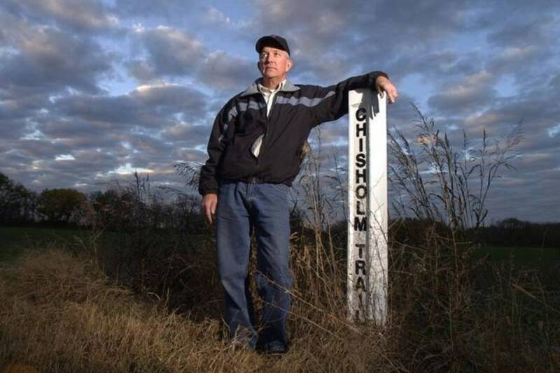 Chisholm_Trail_markers_1107