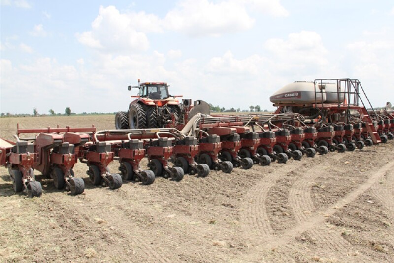 Planter planting2