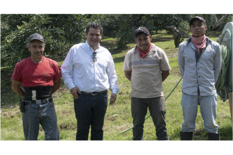 Carlos Genel Valencia (second from left) with workers from Rancho Agua Blanca.