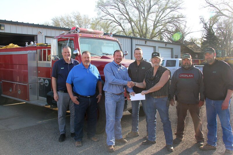 From L to R: Gary Moritz, NEW Cooperative Communications Director, Dan Drenkhahn and Nick Kerr, NEW Cooperative Board members and Jared Ehrp, NEW Cooperative Region 5 Manager presenting the $10,000 donation to Curt Crichton, Hornick Volunteer Firefighters President and Matt Scheer and Ben Ronfeldt of the Hornick Fire Department.