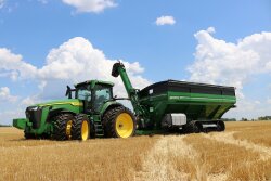 To celebrate the milestone, Unverferth introduces the 98 series spanning five models 2598 (2500 bu), 2098 (2000 bu), 1598 (1500 bu) 1398 (1300 bu), and 1198 (1000 bu). 