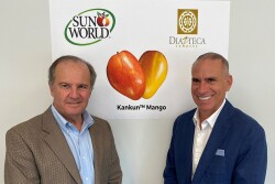 Shown from left are Sun World CEO David Marguleas and Diazteca Director General Ismael Diaz at the signing ceremony for the Kankun mango variety.