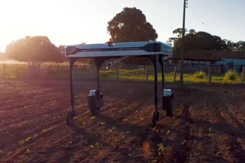 Solinftec’s new robot built to scan and monitor fields is being used by the team at Growmark in the 2022 season from planting through harvest. 
