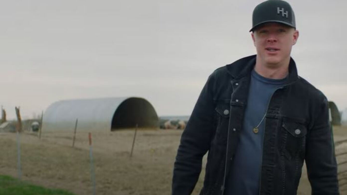 Nashville Singer and Pig Farmer Release Anthem for Ag - AgWeb