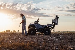 The company branches out to provide crop consultants with a suite of tools: soil testing software, in-field automation and on-site soil analysis