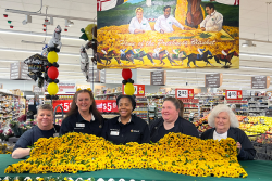 Giant Food florist with Preakness floral blanket