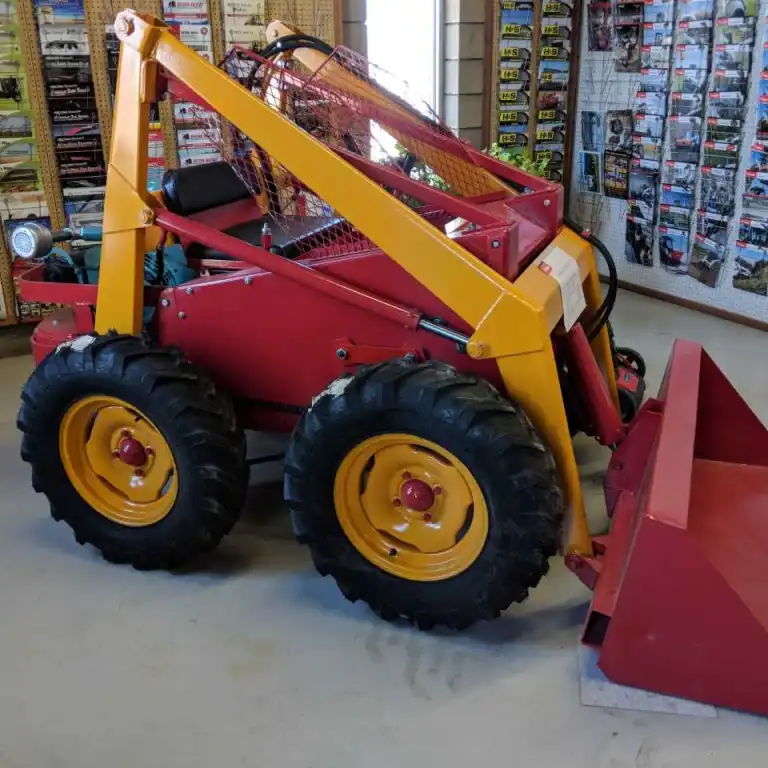 BobcatM400-1