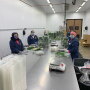 Workers at Coosemans-Denver are set to resume packing retail herbs in clamshells for a major supermarket chain. Coosemans is a specialty produce supplier that offers hundreds of products, including ginger, shallots and fresh culinary herbs, says Garrick Macek, vice president of operations.